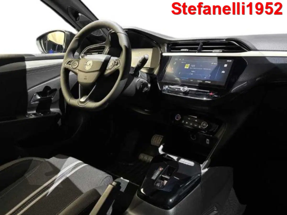 Opel Corsa nuova a Bologna (15)