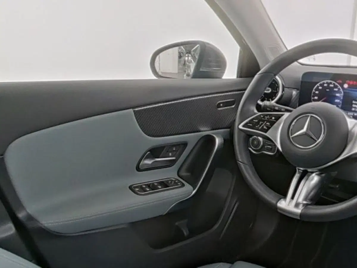 Mercedes-Benz Classe A usata a Milano (9)