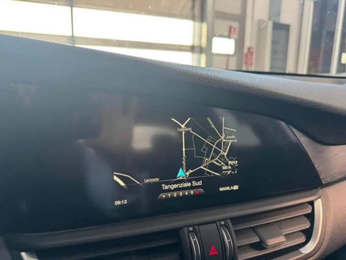 Alfa Romeo Giulia usata a Vercelli (14)