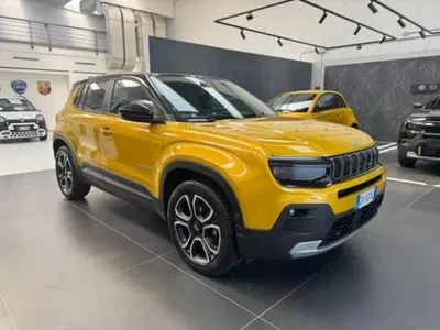 Jeep Avenger 1.2 turbo Summit fwd 100cv del 2023 usata a Vercelli