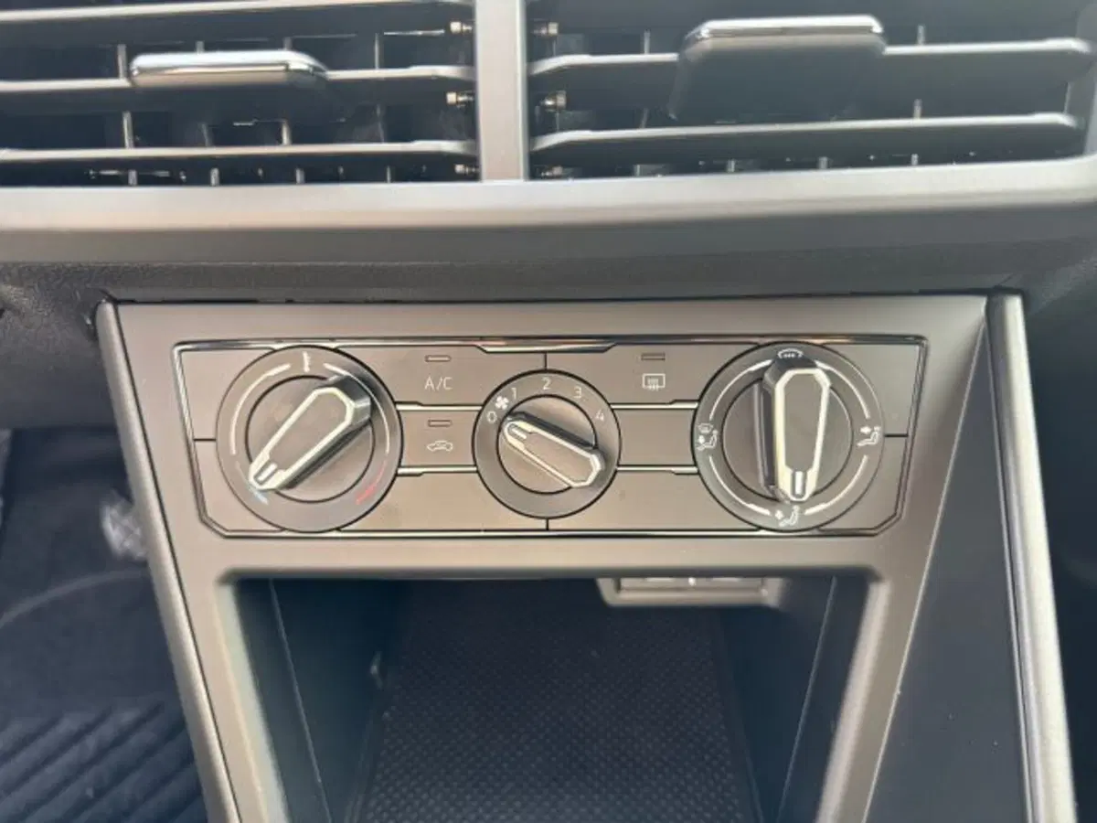 Volkswagen Polo nuova a Vicenza (16)