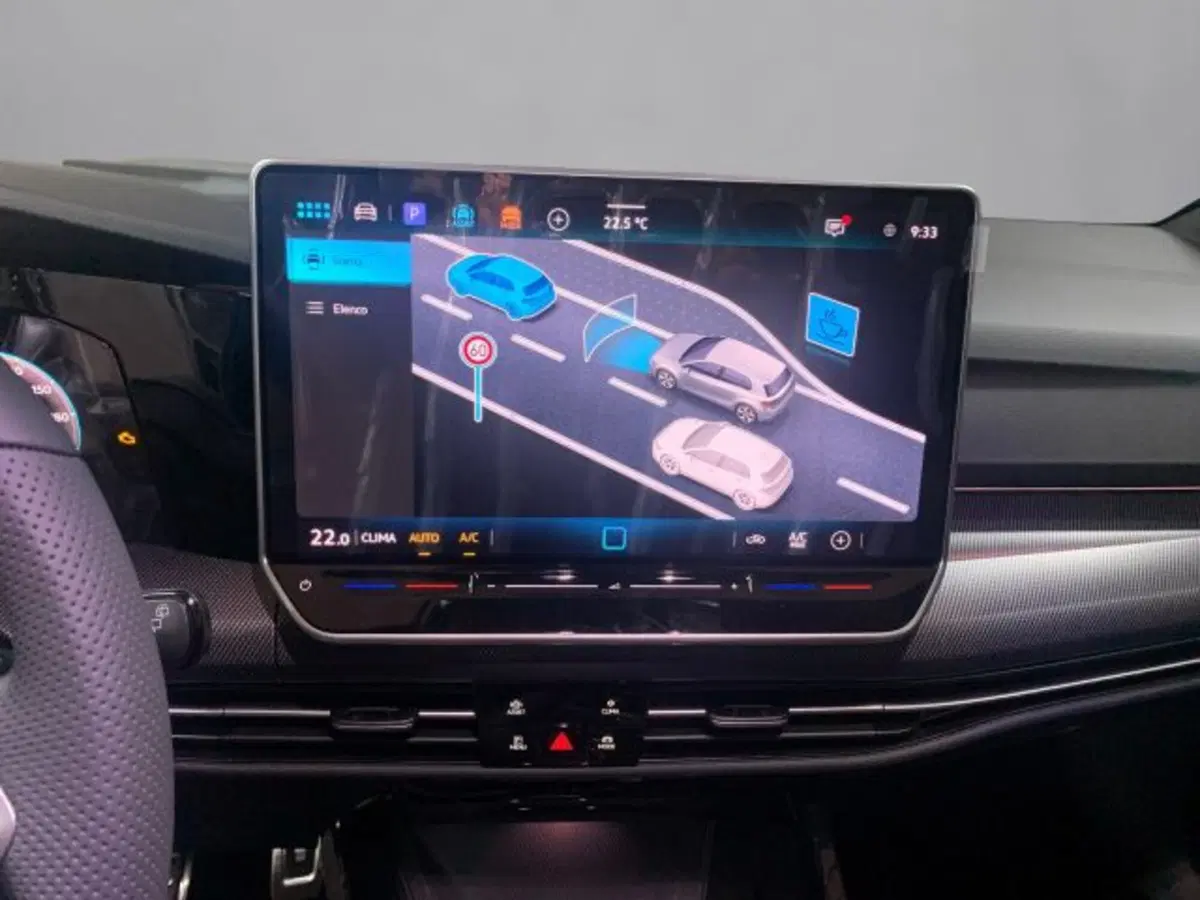 Volkswagen Golf Variant nuova a Vicenza (10)