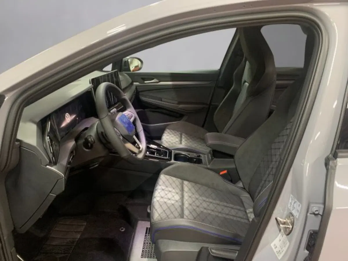Volkswagen Golf Variant nuova a Vicenza (7)