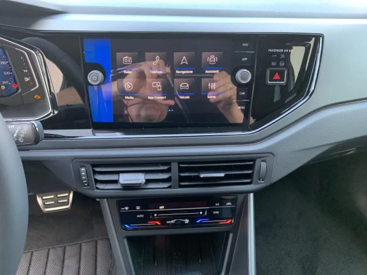 Volkswagen Taigo nuova a Vicenza (10)