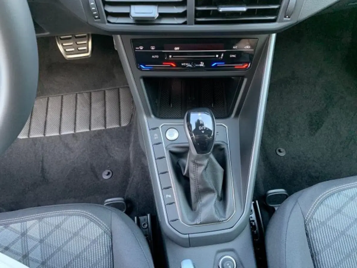 Volkswagen Taigo nuova a Vicenza (11)