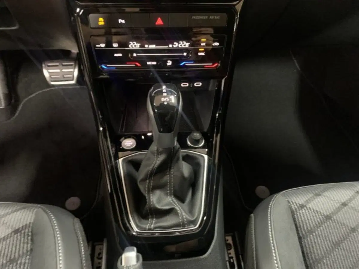 Volkswagen T-Cross nuova a Vicenza (11)
