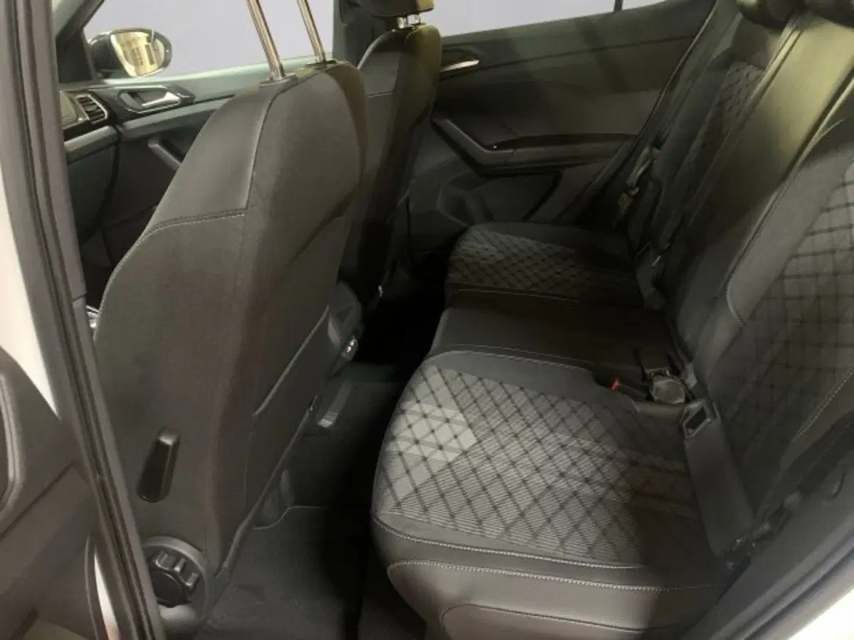 Volkswagen T-Cross nuova a Vicenza (12)