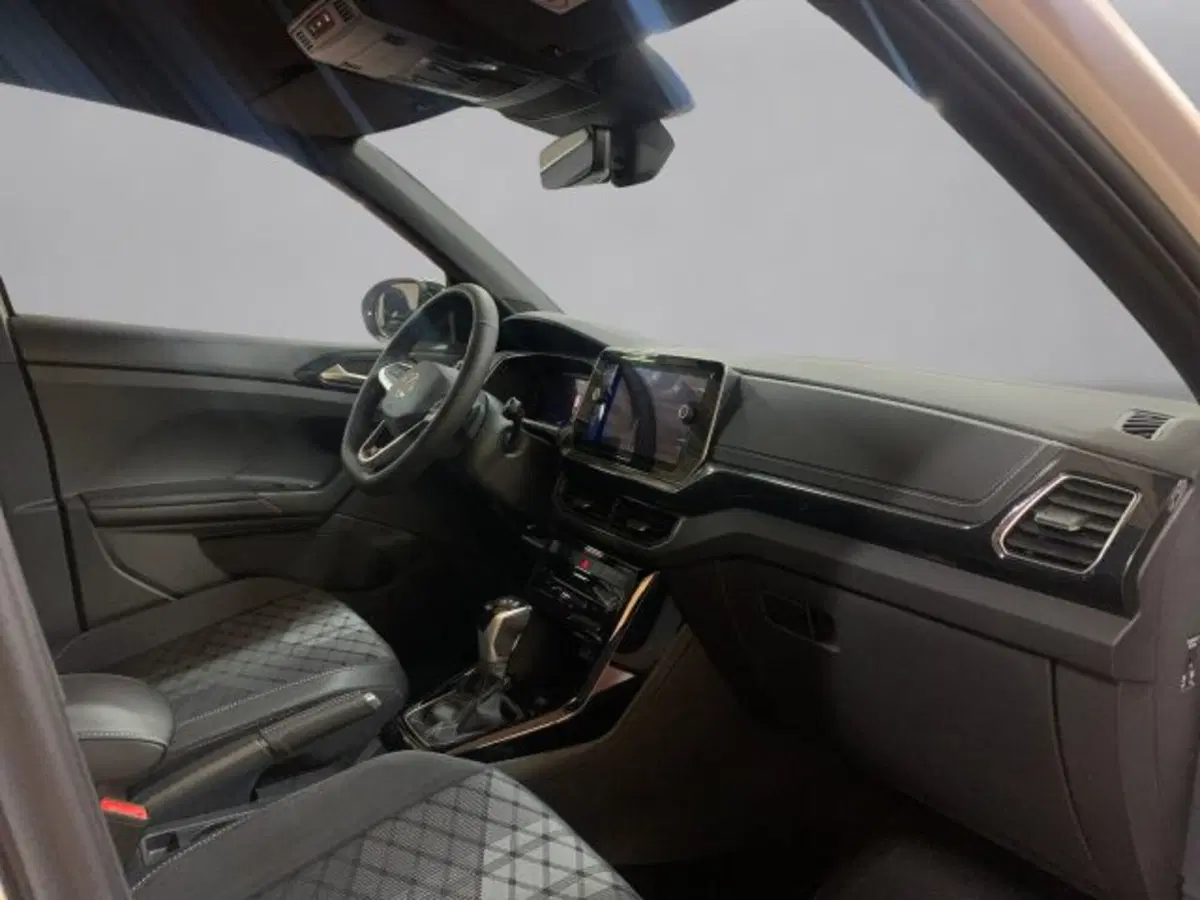 Volkswagen T-Cross nuova a Vicenza (6)