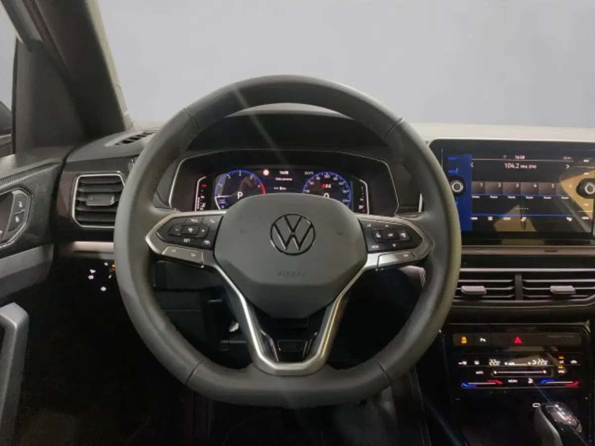 Volkswagen T-Cross nuova a Vicenza (9)