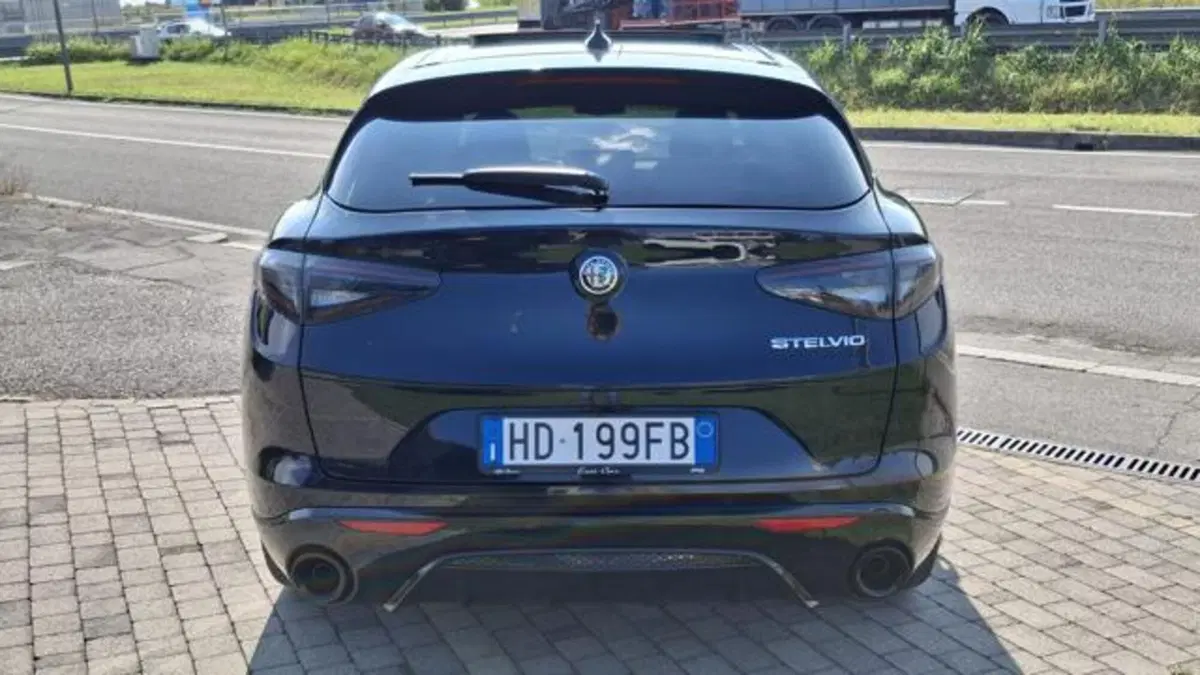 Alfa Romeo Stelvio usata a Padova (5)