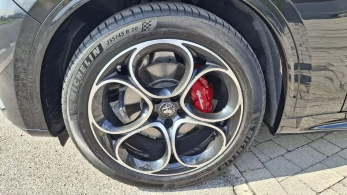 Alfa Romeo Stelvio usata a Padova (7)