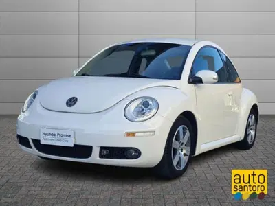Volkswagen New Beetle 1.6 del 2010 usata a Salerno
