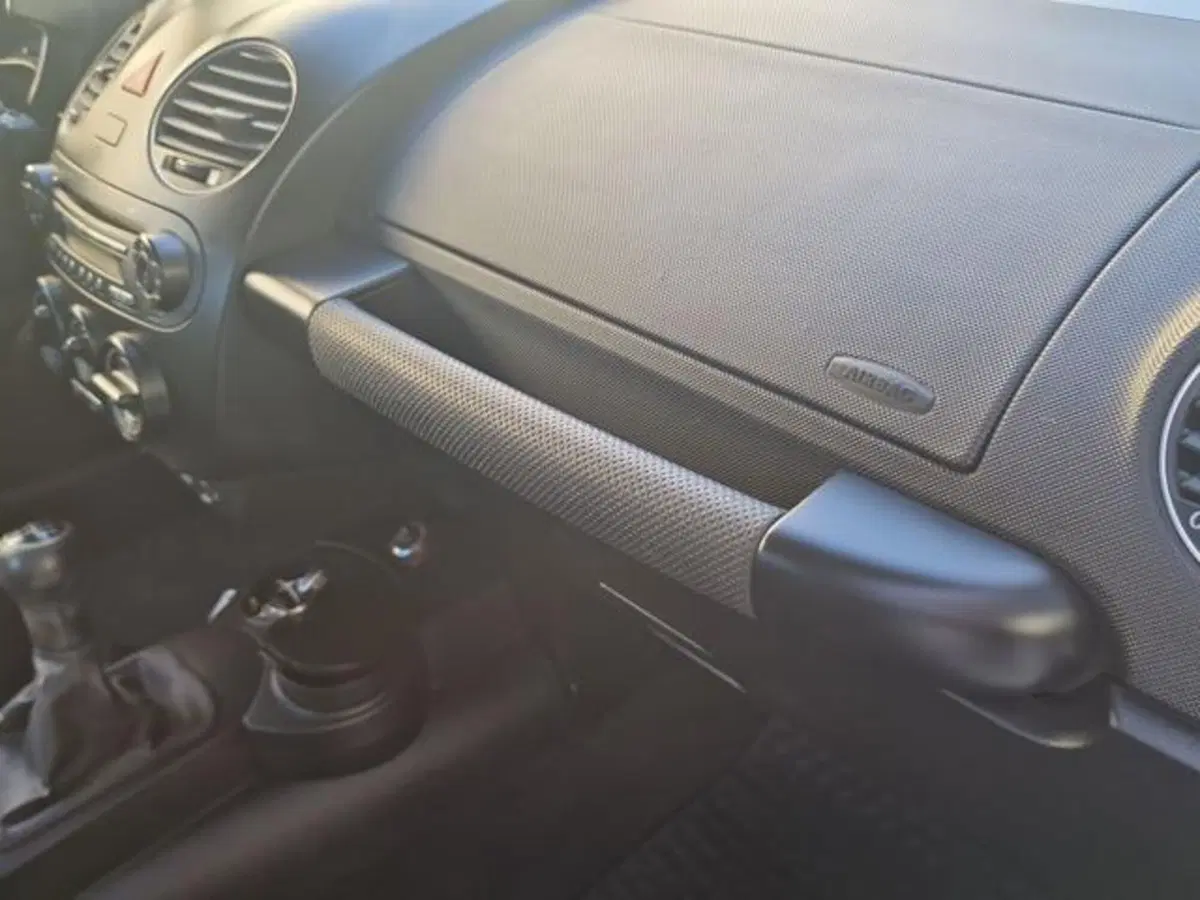 Volkswagen New Beetle usata a Salerno (14)