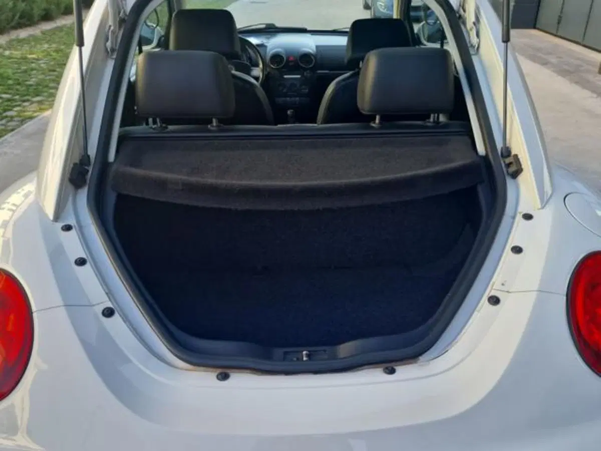 Volkswagen New Beetle usata a Salerno (9)
