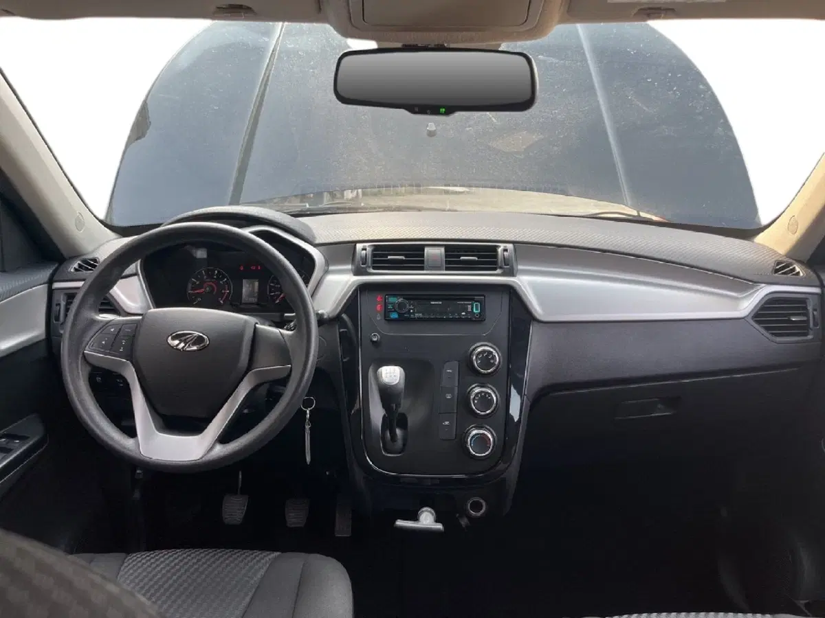 Mahindra KUV100 usata a Torino (10)
