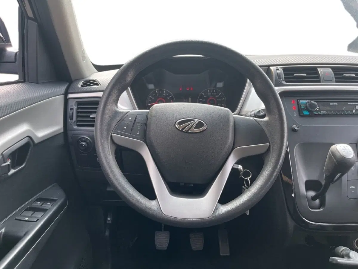 Mahindra KUV100 usata a Torino (11)