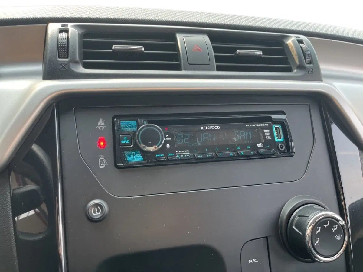 Mahindra KUV100 usata a Torino (13)