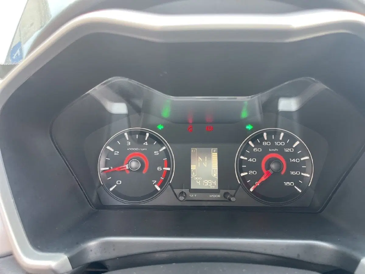 Mahindra KUV100 usata a Torino (14)