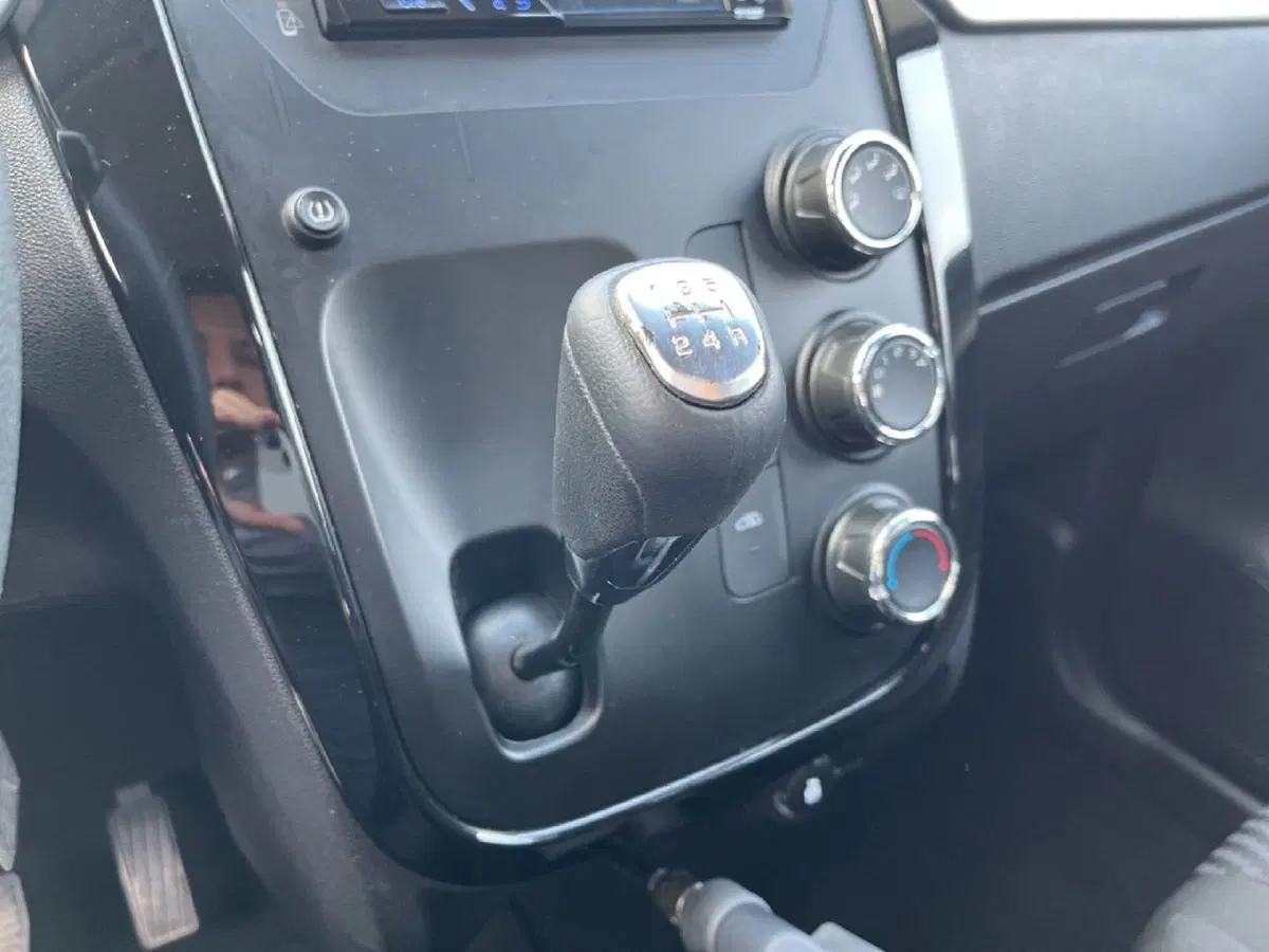 Mahindra KUV100 usata a Torino (11)