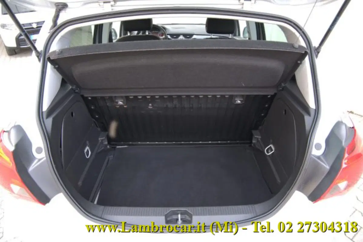 Opel Corsa usata a Milano (10)