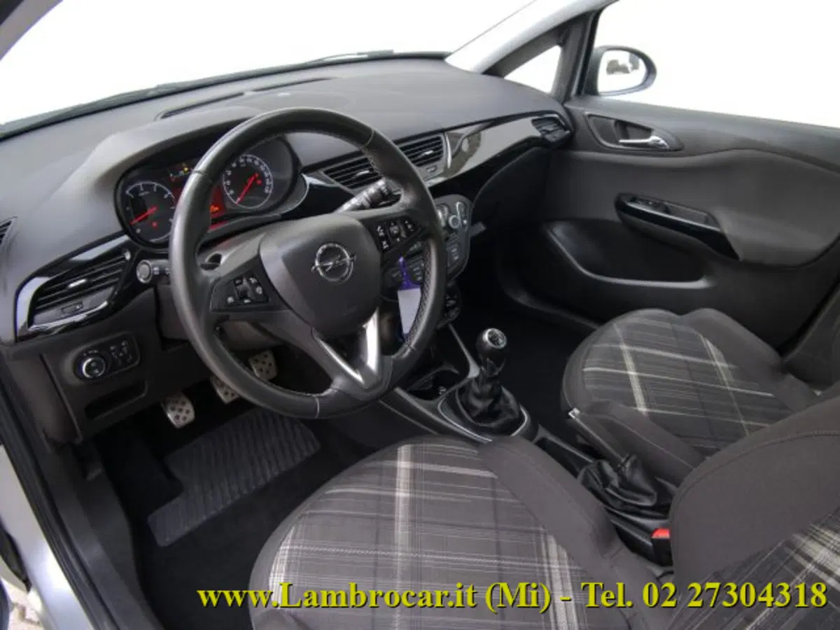 Opel Corsa usata a Milano (3)