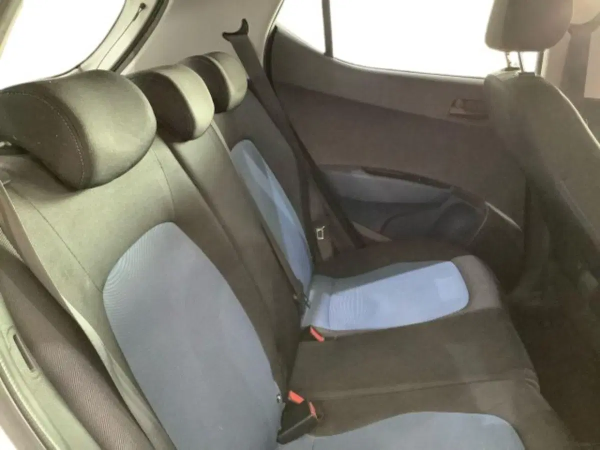 Hyundai i10 usata a Catania (11)