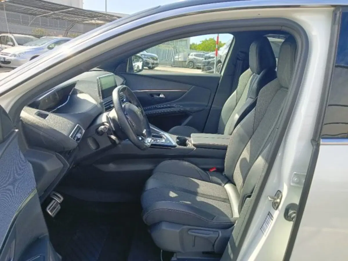 Peugeot 5008 usata a Brescia (8)