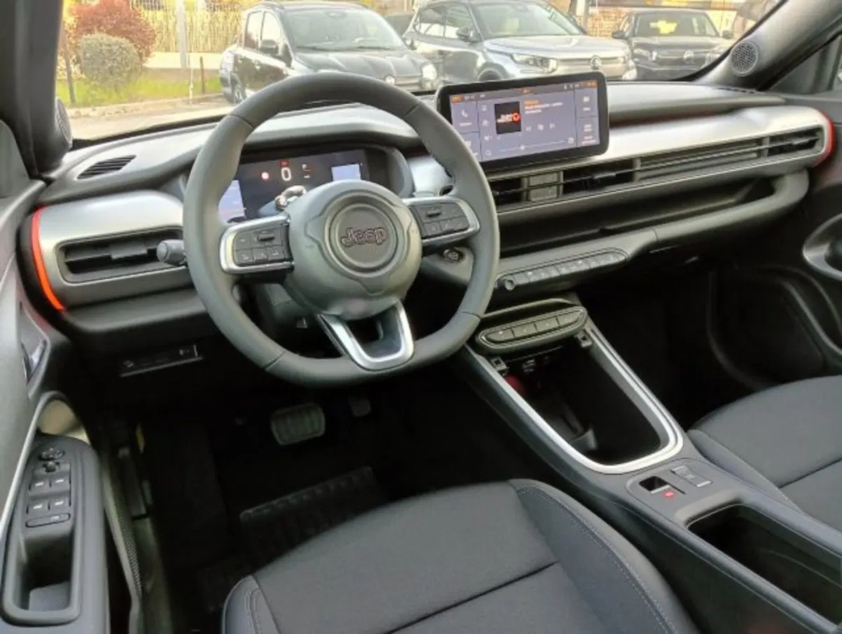 Jeep Avenger nuova a Brescia (6)
