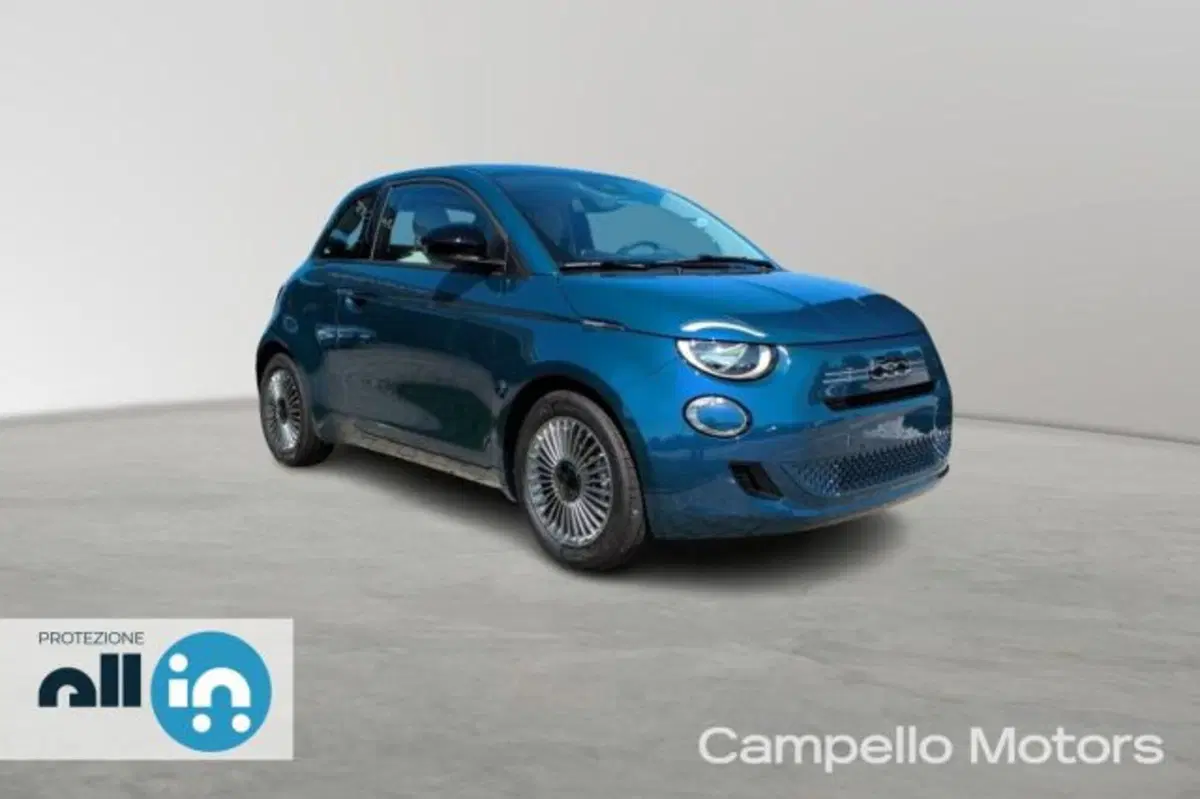 Fiat 500 nuova a Venezia
