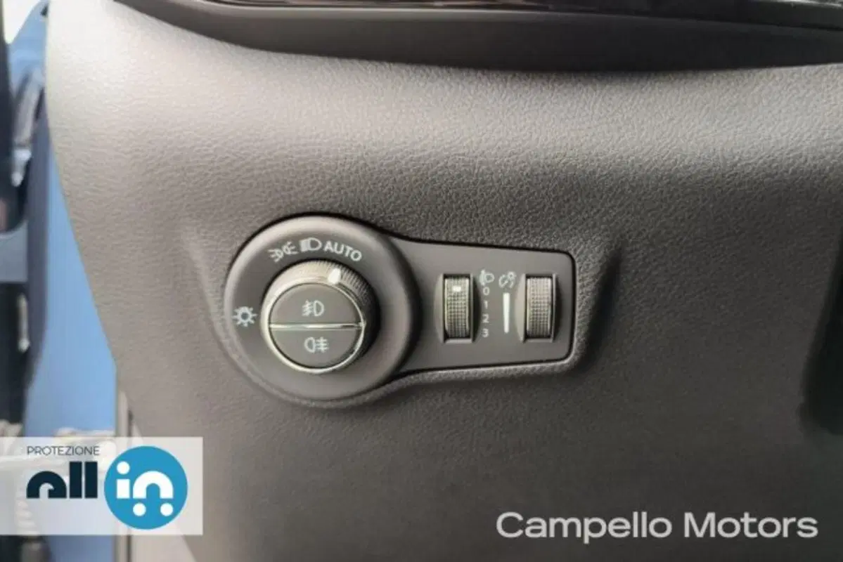 Jeep Compass nuova a Venezia (16)
