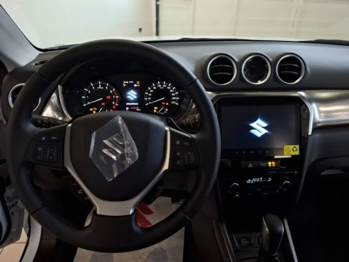 Suzuki Vitara nuova a Reggio Emilia (10)