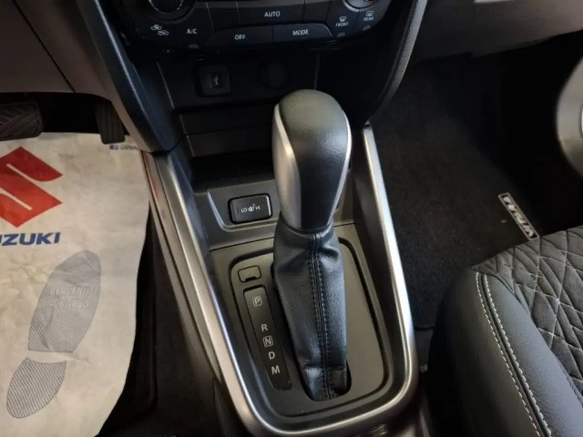 Suzuki Vitara nuova a Reggio Emilia (11)