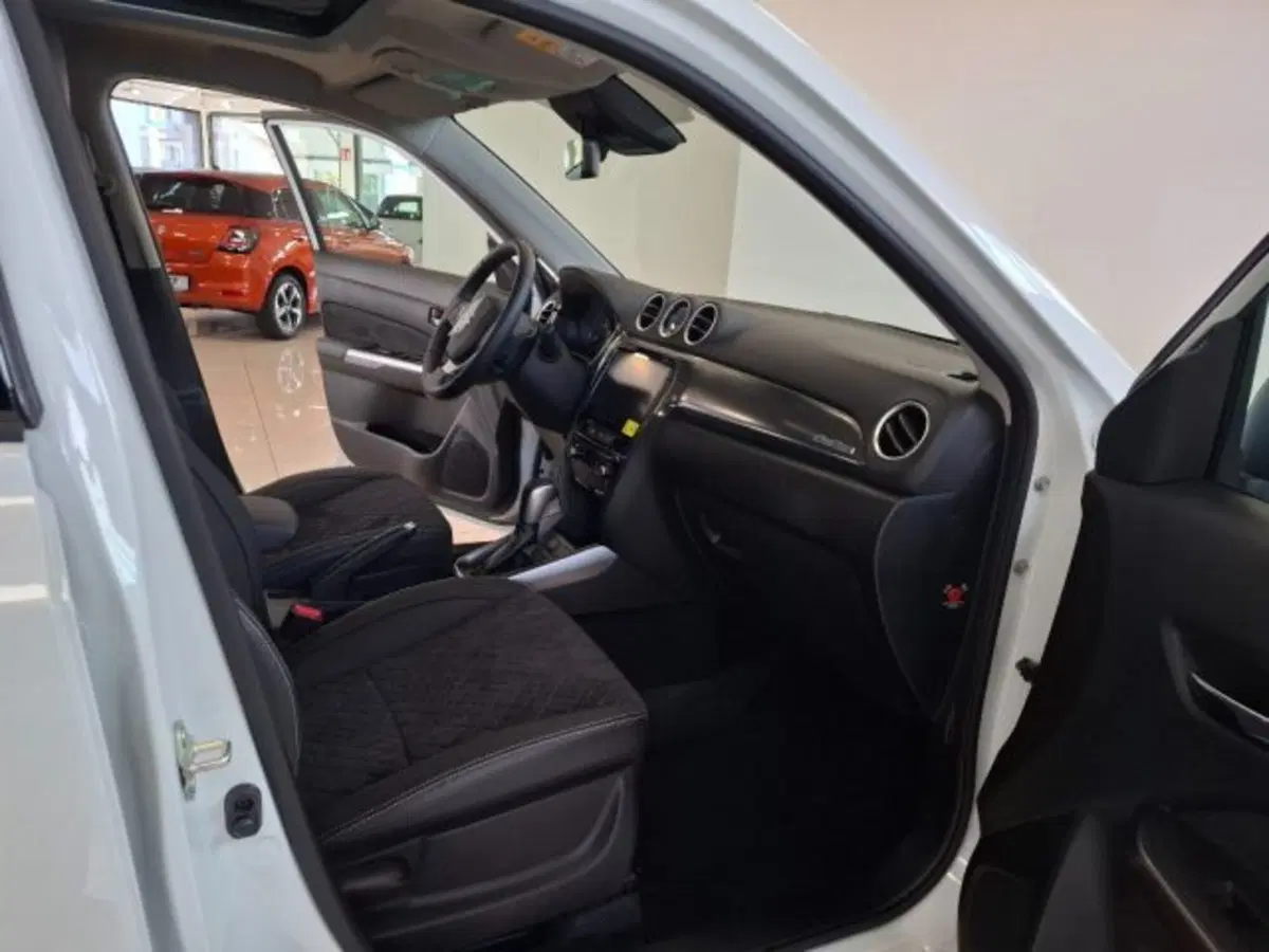 Suzuki Vitara nuova a Reggio Emilia (17)
