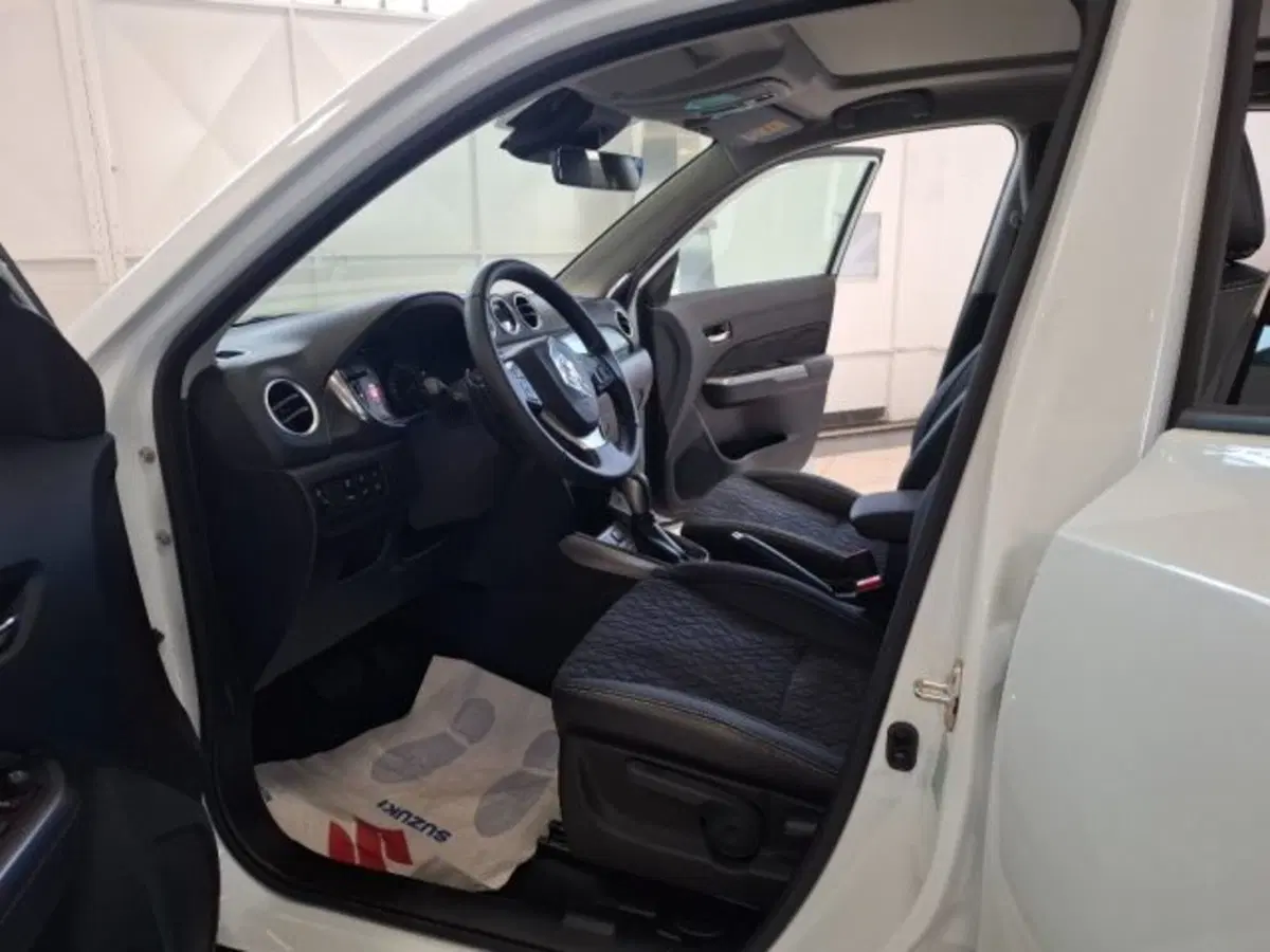 Suzuki Vitara nuova a Reggio Emilia (9)