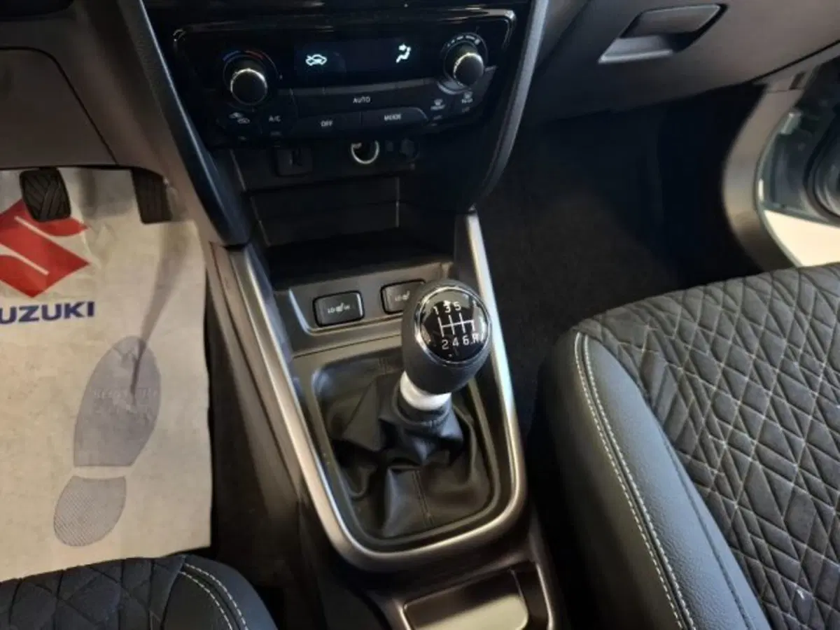 Suzuki Vitara nuova a Reggio Emilia (11)