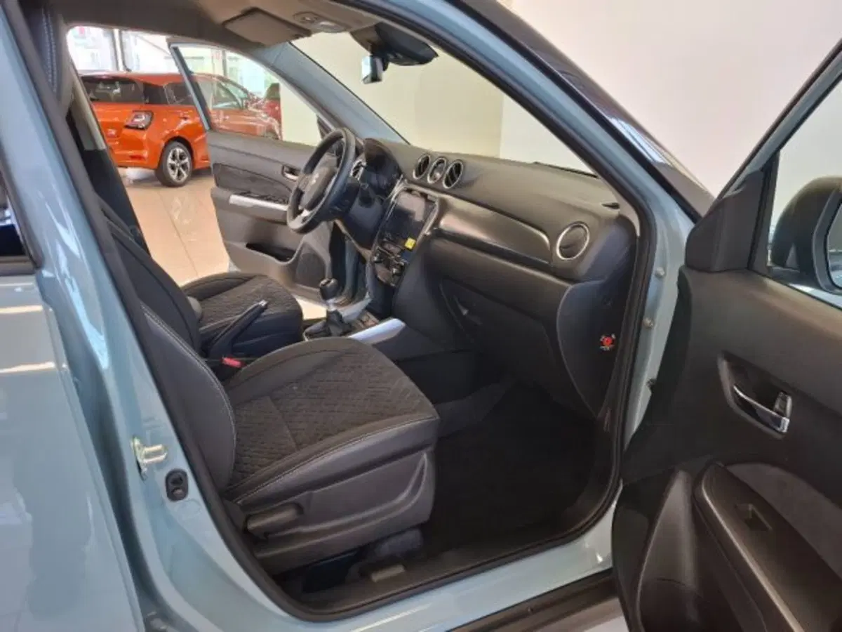 Suzuki Vitara nuova a Reggio Emilia (15)