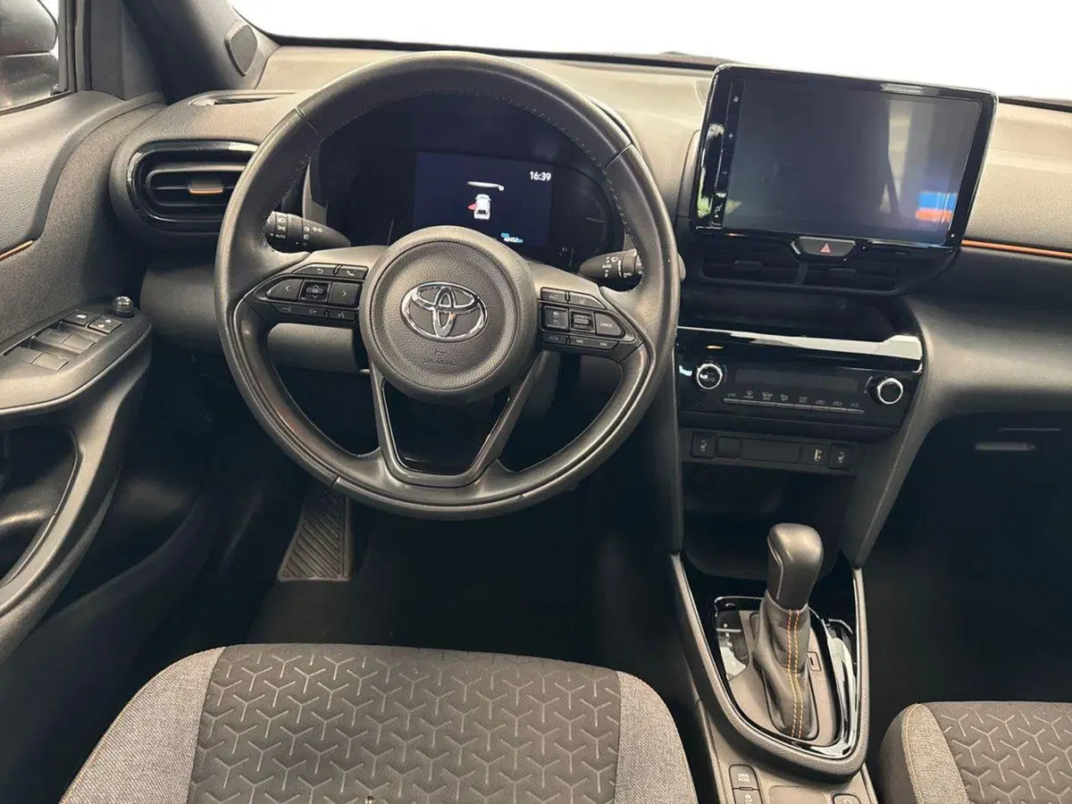 Toyota Yaris Cross usata a Prato (11)