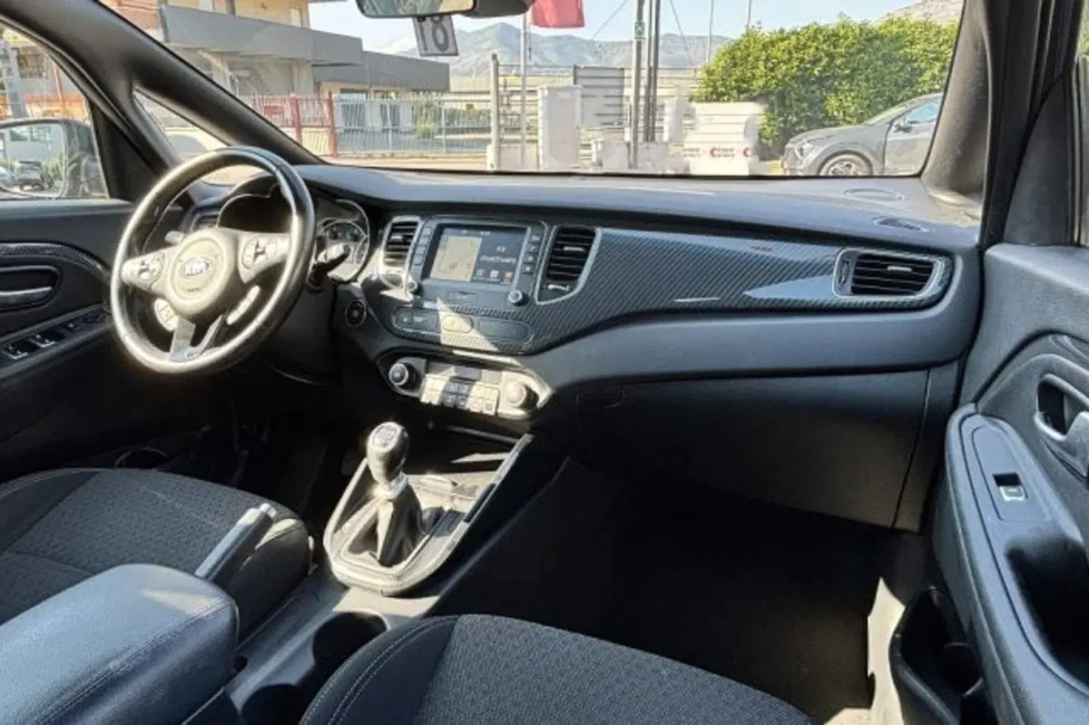 Kia Carens usata a Latina (9)