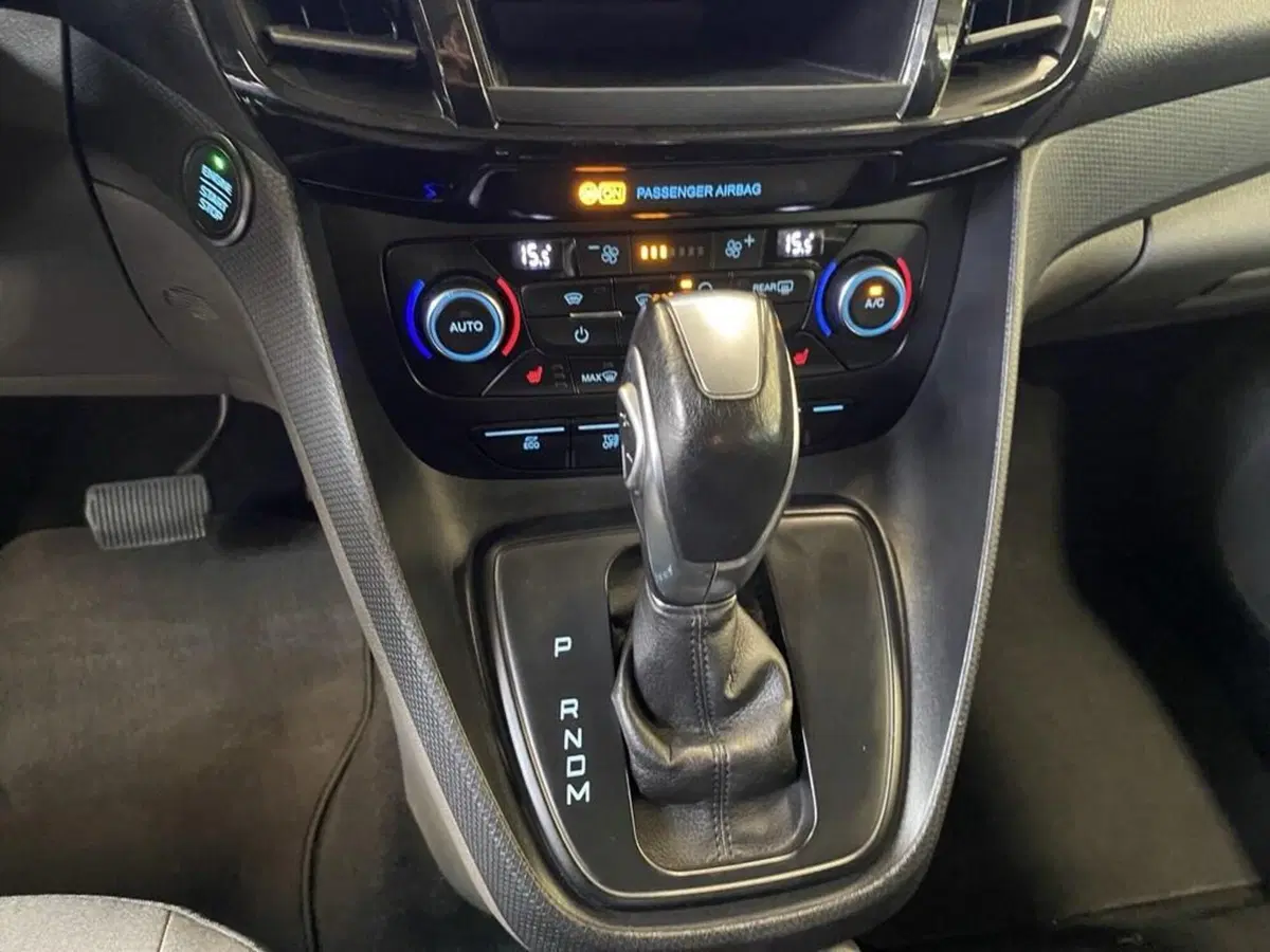 Ford Tourneo Connect usata a Torino (12)