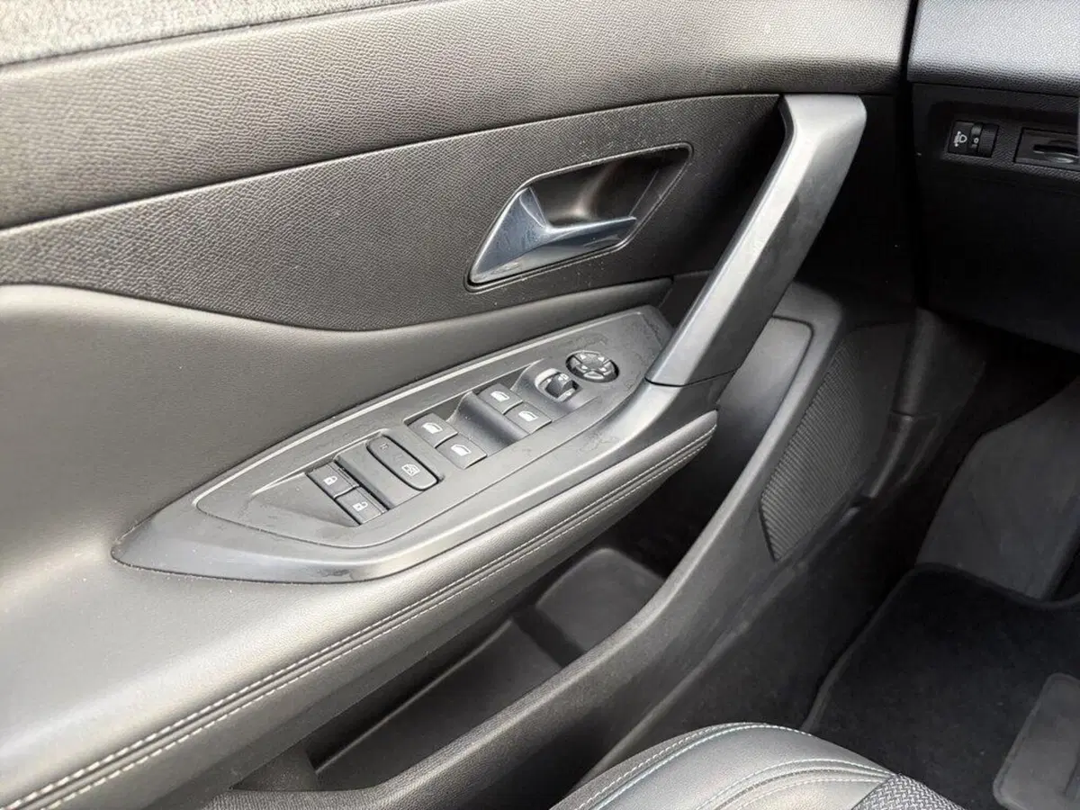 Peugeot 308 SW usata a Torino (14)