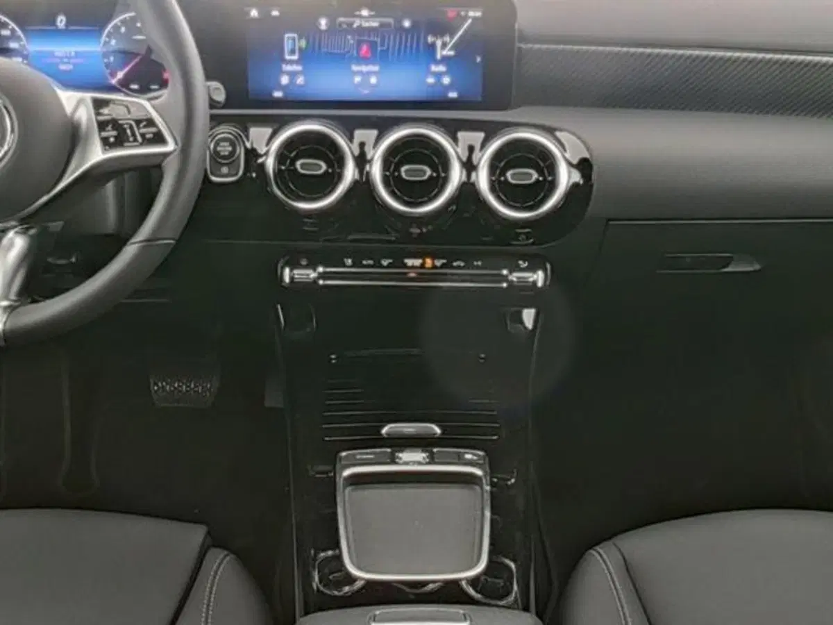 Mercedes-Benz Classe A Sedan usata a Milano (8)