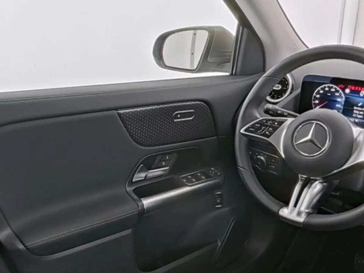 Mercedes-Benz GLA SUV usata a Milano (9)