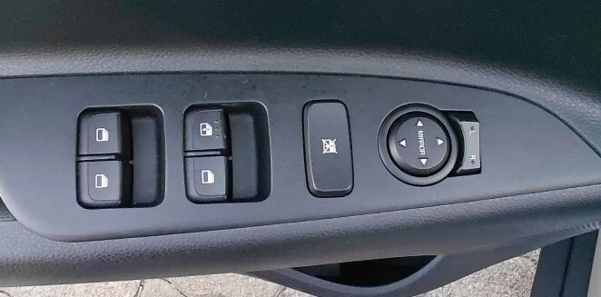 Kia Stonic usata a Cosenza (12)