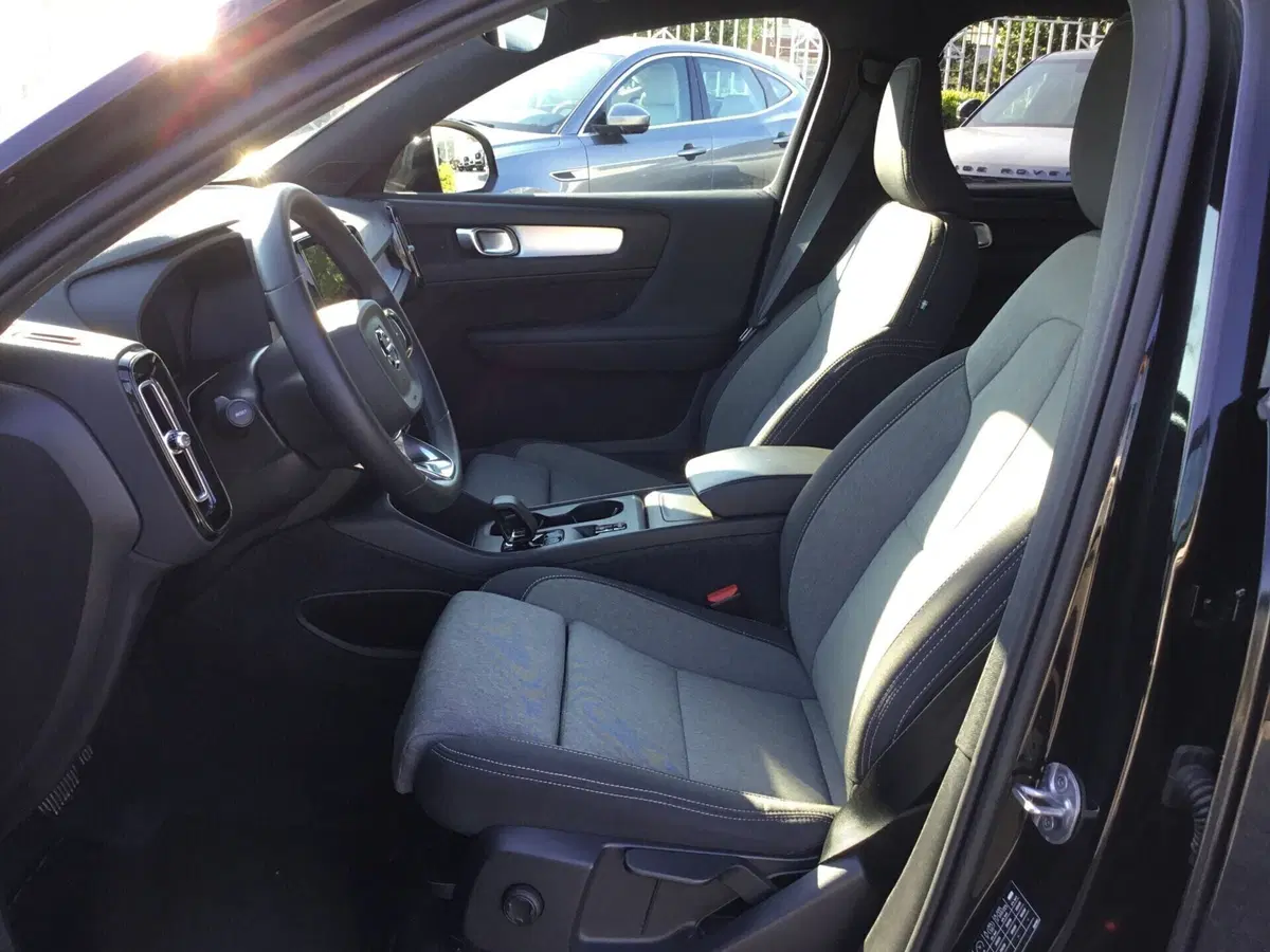 Volvo XC40 usata a Napoli (11)