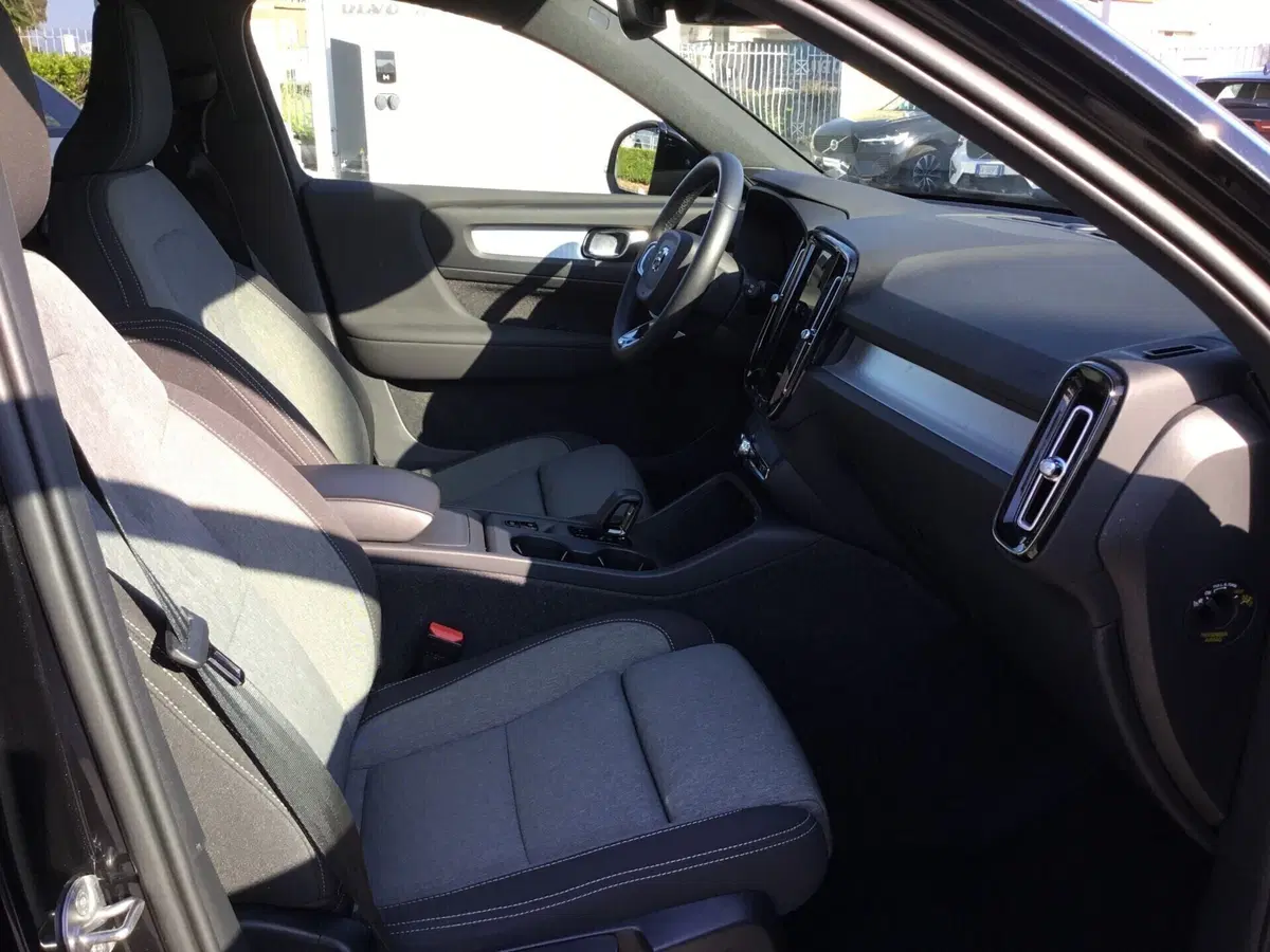 Volvo XC40 usata a Napoli (14)