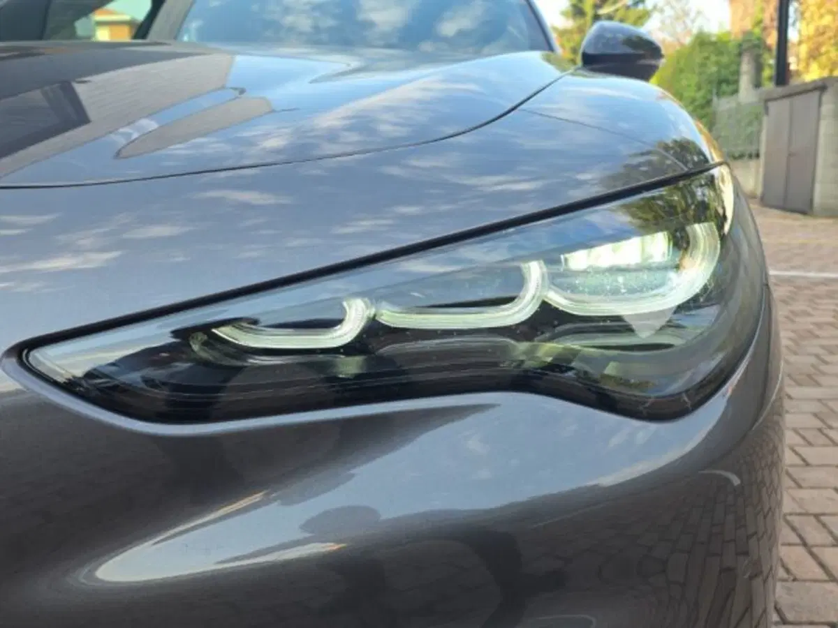 Alfa Romeo Stelvio nuova a Monza e Brianza (14)