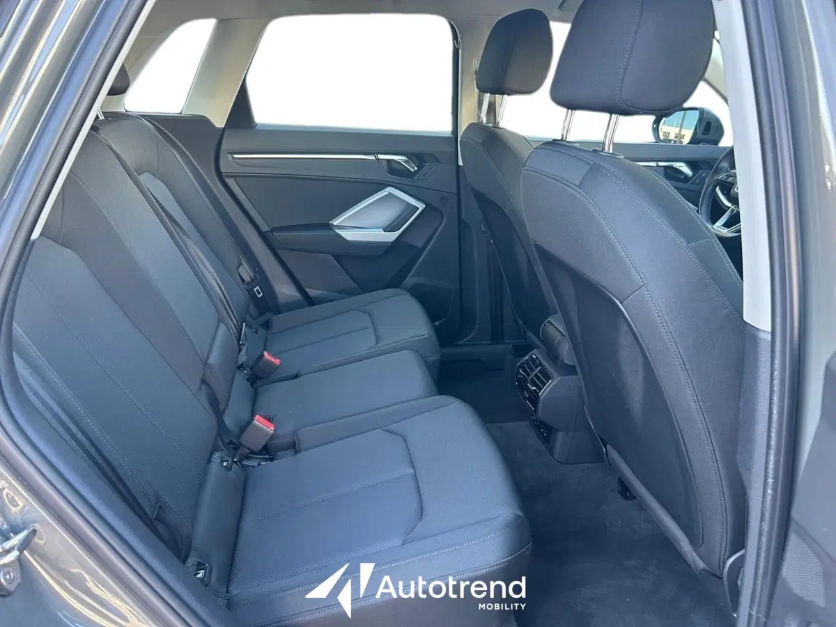 Audi Q3 Sportback usata a Bari (19)