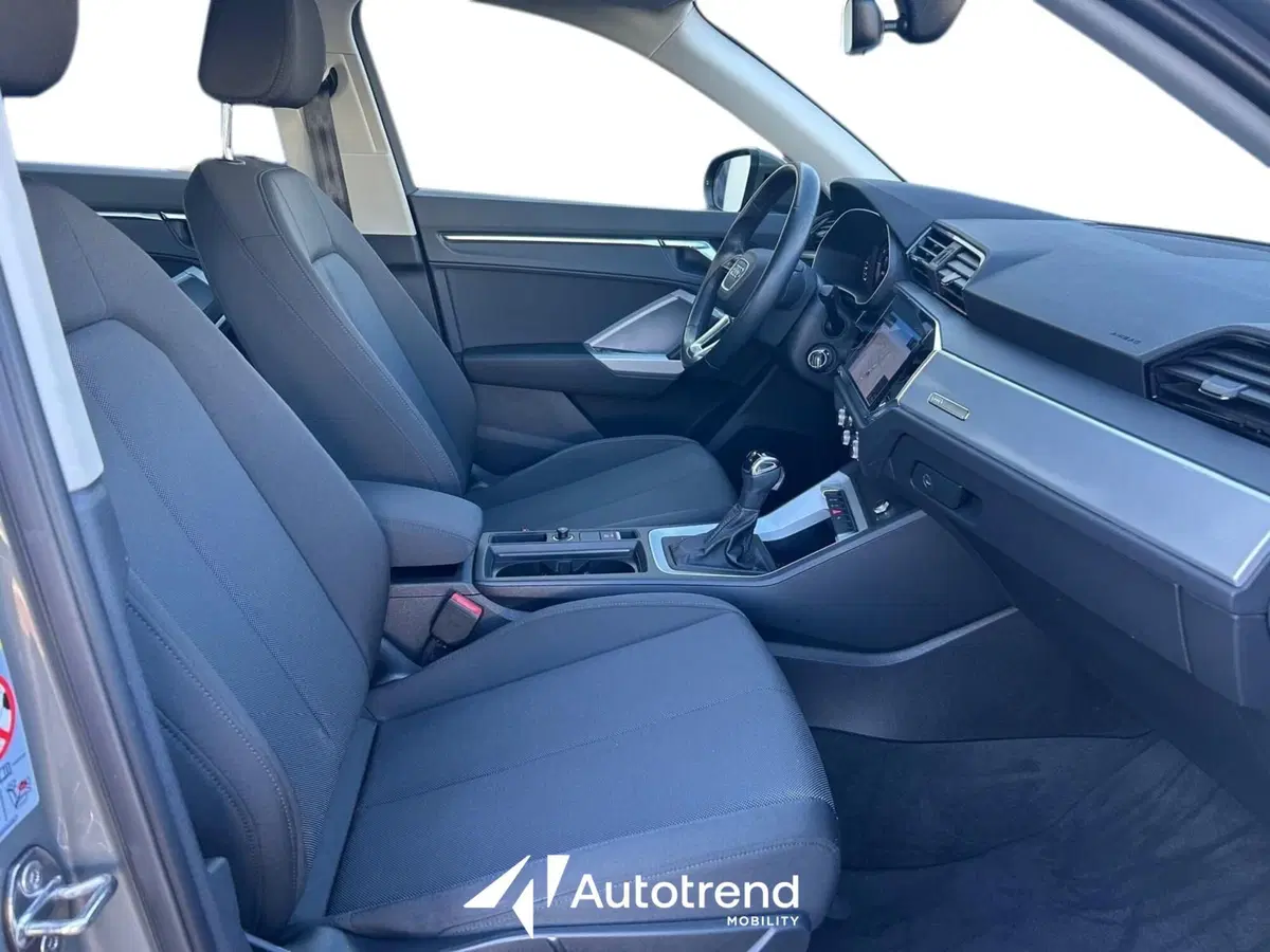 Audi Q3 Sportback usata a Bari (7)