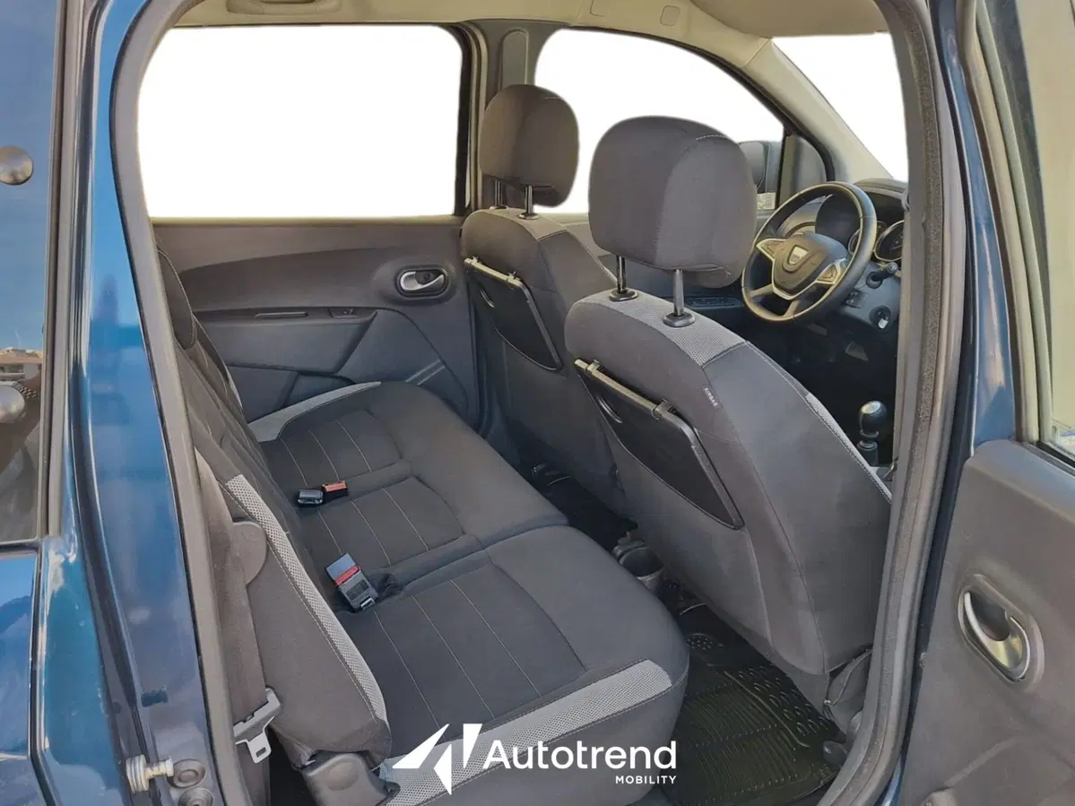 Dacia Lodgy usata a Bari (13)
