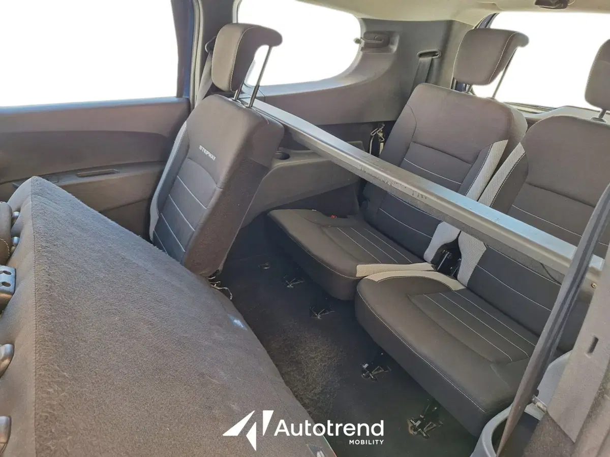 Dacia Lodgy usata a Bari (14)